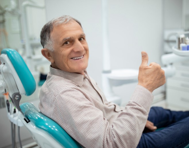 Expertly fitted removable dentures in Barnet provided by Mona Lisa Smiles, enhancing patient smiles with custom care.